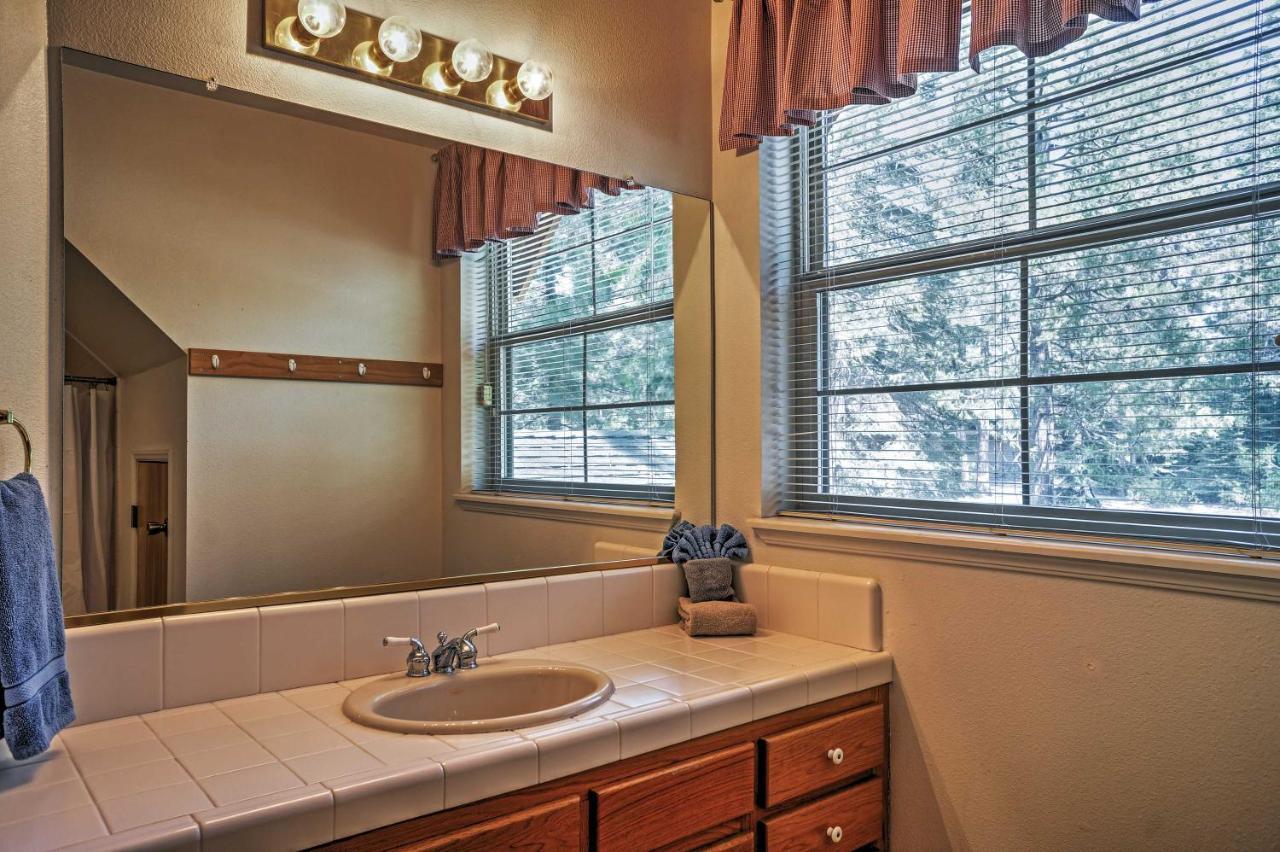 Shaver Lake Cabin With Hot Tub, Deck And Trail Access! エクステリア 写真