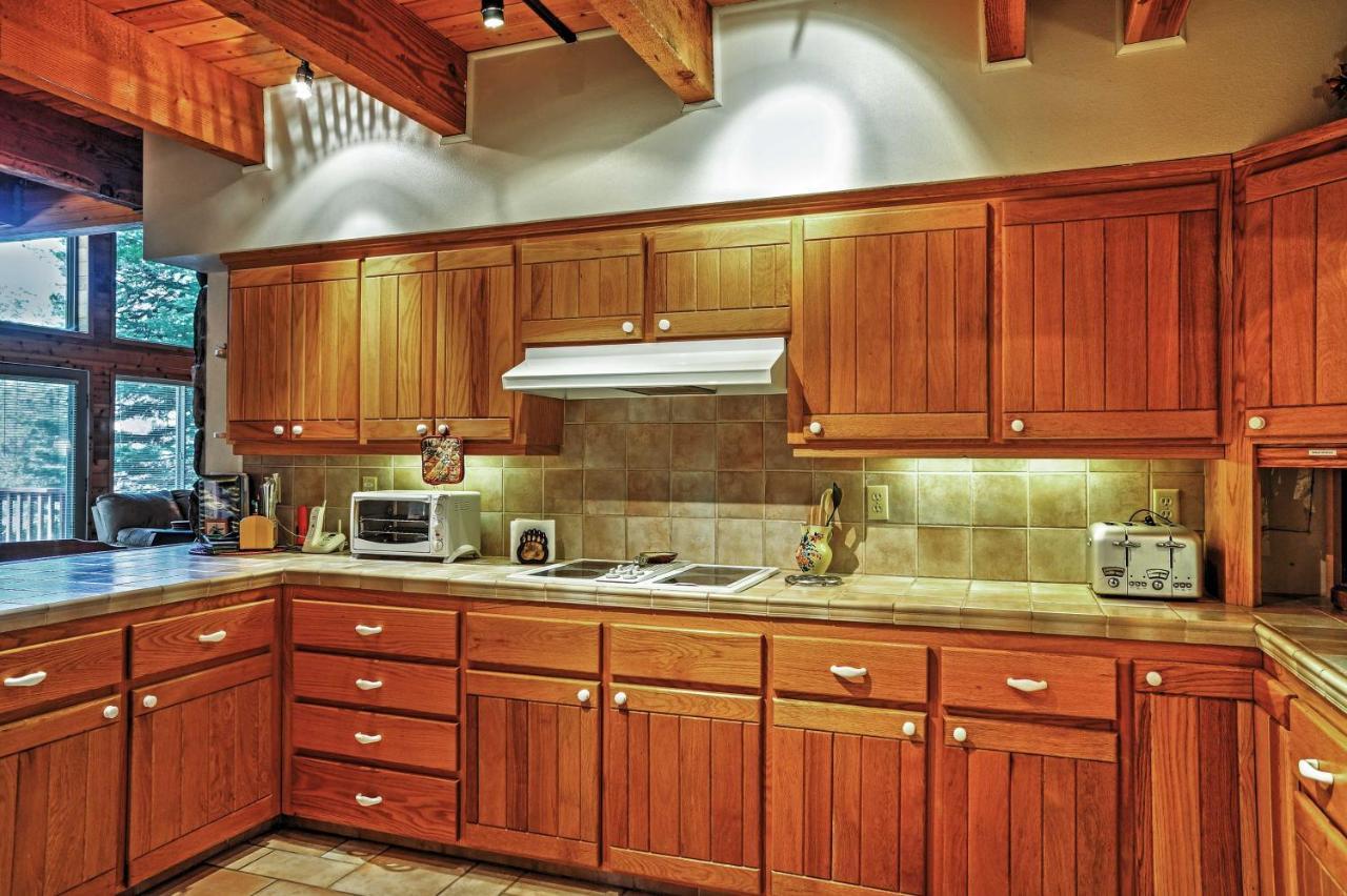 Shaver Lake Cabin With Hot Tub, Deck And Trail Access! エクステリア 写真